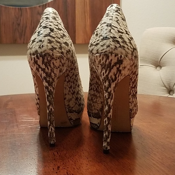 Vince Camuto python pumps - Picture 3 of 4